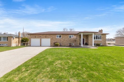 593 Simcoe Rd, Bradford, ON, L3Z4B4 | Card Image