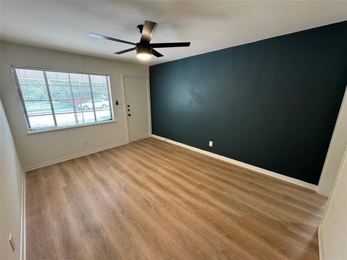 b-906 E 46th St, Austin, TX, 78751-4057 | Card Image