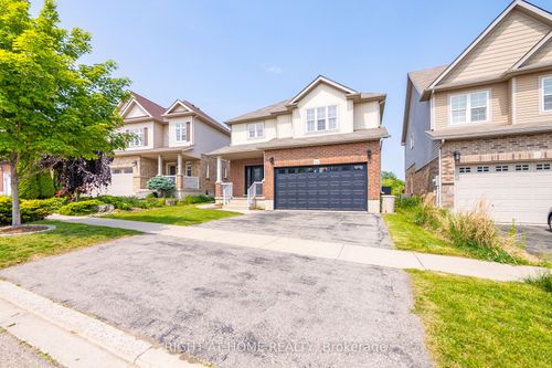 34 Parkvale Dr, Kitchener, ON, N2R1Z5 | Card Image