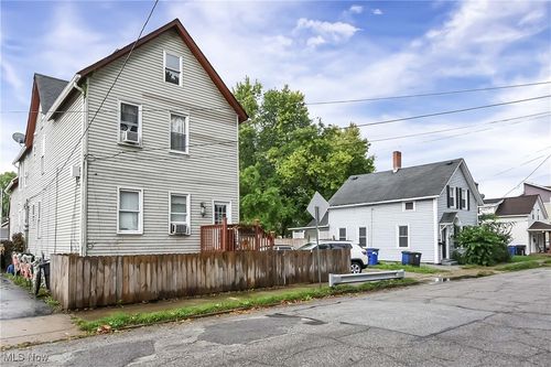 3617 Siam, Cleveland, OH, 44113 | Card Image