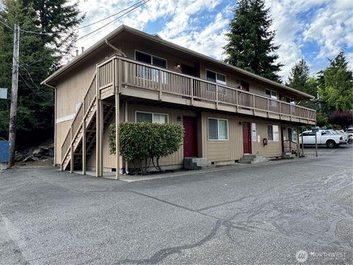 109 W Casino Rd, Everett, WA, 98204-1701 | Card Image