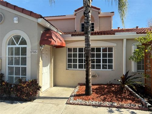 1204-6916 Nw 166th Ter, Miami Lakes, FL, 33014-6064 | Card Image