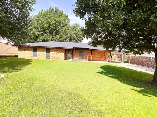 906 Zahara St, Bowie, TX, 76230-3908 | Card Image