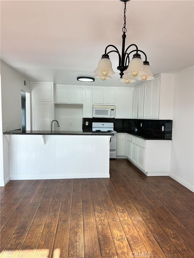 Kitchen | Image 4