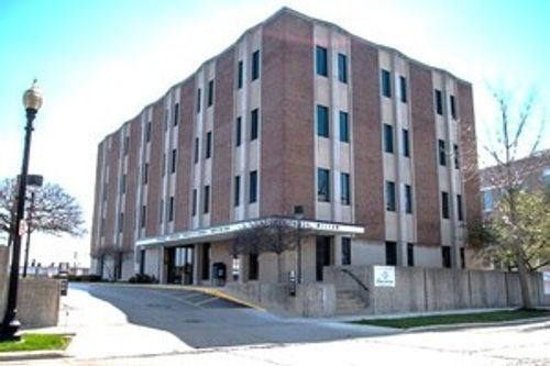 203-200 E Willow Ave, Wheaton, IL, 60187-5445 | Card Image