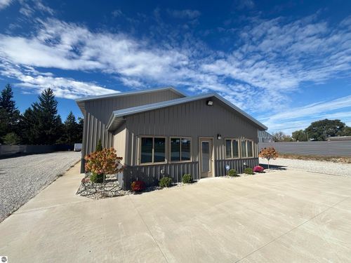 7107 Rapid City Rd Nw, Rapid City, MI, 49676-8419 | Card Image