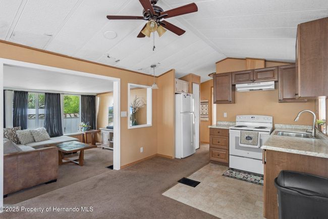 9580 Gray Fox Dr, House other with 2 bedrooms, 1 bathrooms and null parking in WEEKI WACHEE FL | Image 11