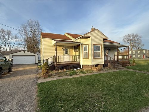 404 3rd St Nw, New Philadelphia, OH, 44663-1775 | Card Image