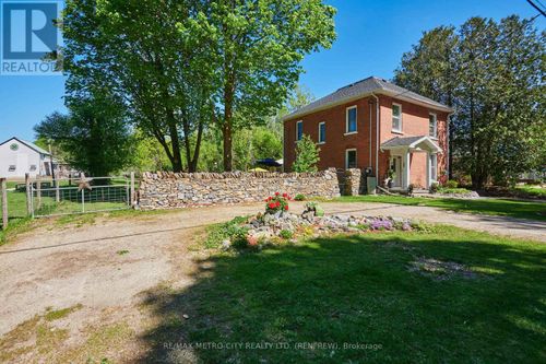 75 Division St N, Arnprior, ON, K7S3B9 | Card Image