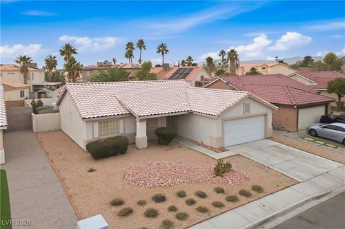 427 Yarnell Dr, North Las Vegas, NV, 89031-7943 | Card Image