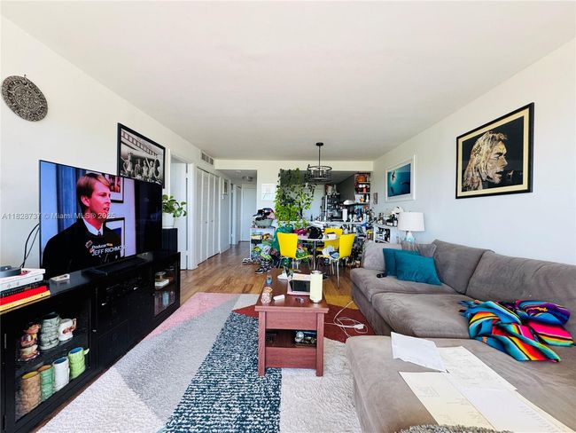 APT-603 - 8233 Harding Ave, Condo with 1 bedrooms, 2 bathrooms and null parking in Miami Beach FL | Image 4
