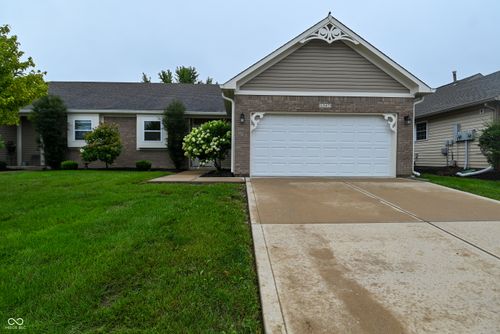 1347 Mccormicks Cir, Danville, IN, 46122-9198 | Card Image