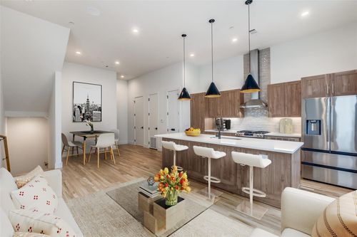 501-5609 Live Oak St, Dallas, TX, 75206-8015 | Card Image