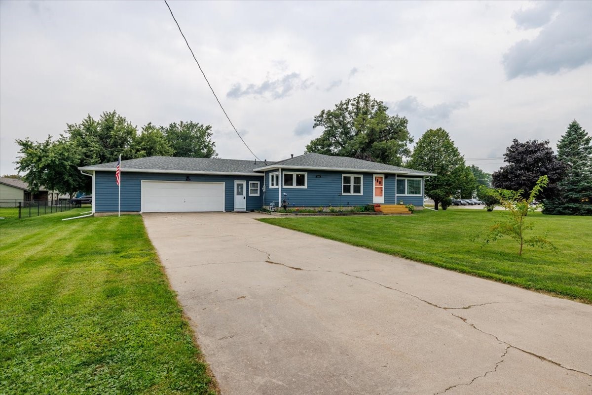 6th Ave, Grinnell, IA 50112
