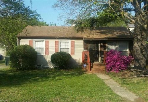7108 Chryslon Ln, Norfolk, VA, 23513-2804 | Card Image