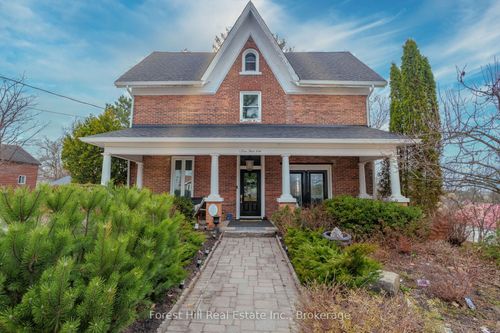 5 Lorne Street N, Huntsville, ON, P1H2G1 | Card Image