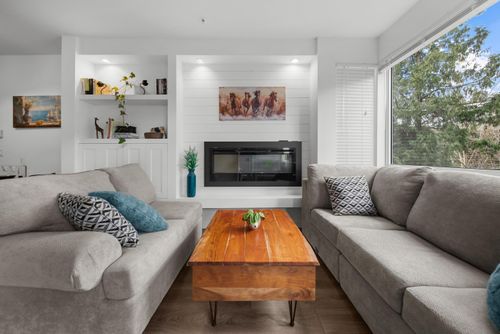 204-2238 Whatcom Rd, Abbotsford, BC, V3G0E6 | Card Image