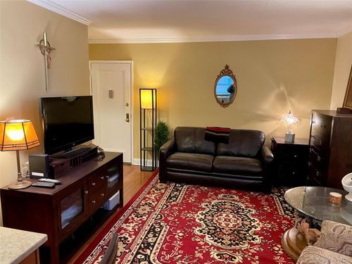 apt-2c-36 Cathedral Ave, Hempstead, NY, 11550-2030 | Card Image