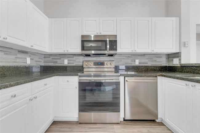 1592 Salerno Cir, House other with 3 bedrooms, 2 bathrooms and null parking in Weston FL | Image 8