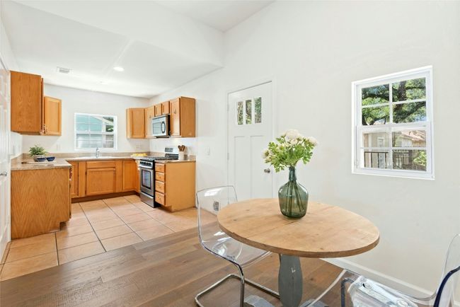 Dining/Kitchen area | Image 7