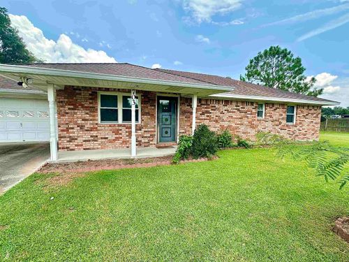 703 9th St, Winnie, TX, 77665-7240 | Card Image