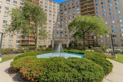 a1511-6833 N Kedzie Ave, Chicago, IL, 60645-2897 | Card Image