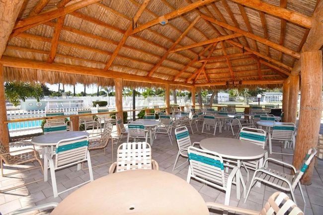 Tiki Hut | Image 7