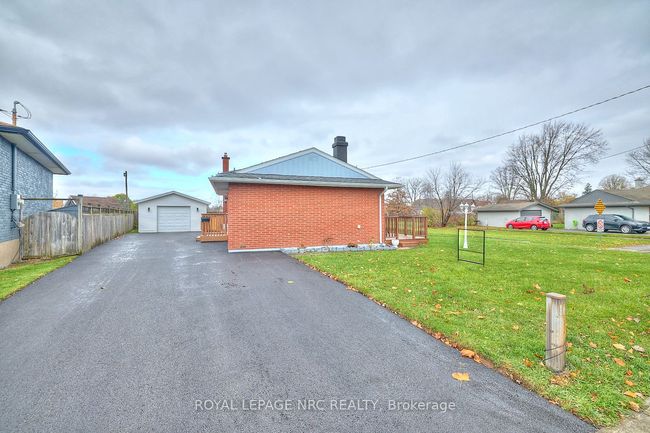 7405 Susan Cres, House other with 4 bedrooms, 2 bathrooms and 4 parking in Niagara Falls ON | Image 5