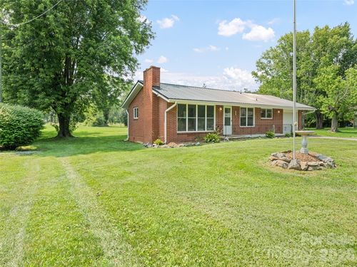 70 Levi St, Clyde, NC, 28721-9468 | Card Image