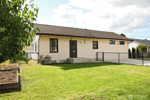 181 S 2nd St, Buckley, WA, 98321-8015 | Card Image