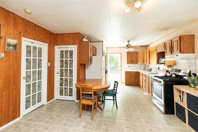 Residential in St Pierre-Jolys 3
