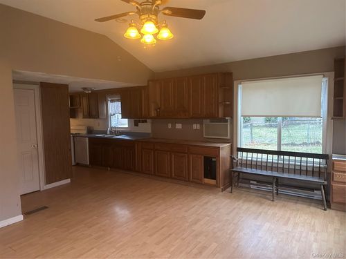 12 Bruce St, Newburgh, NY, 12550-6602 | Card Image