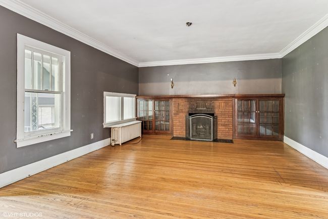 1005 Division St, House other with 6 bedrooms, 2 bathrooms and 2 parking in Lisle IL | Image 13