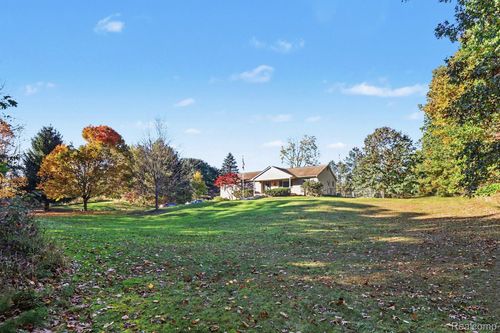 12255 Rohn Road, Tyrone Township, MI, 48430 | Card Image