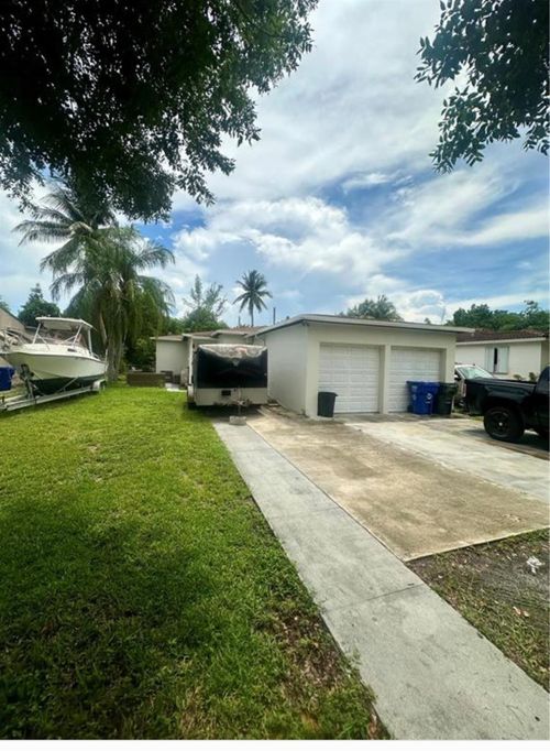 2520 Fillmore St, Hollywood, FL, 33020-4308 | Card Image