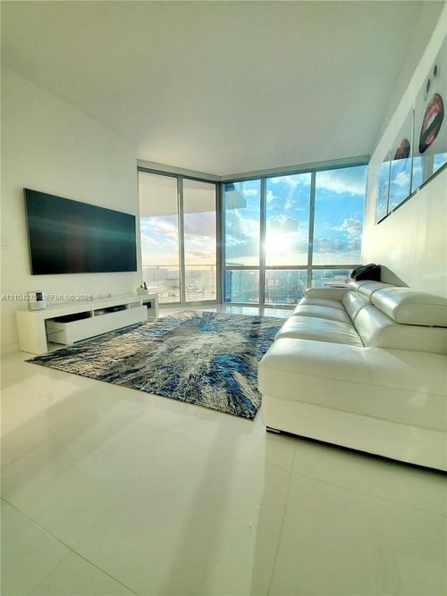 4208-851 Ne 1st Ave, Miami, FL, 33132 | Card Image
