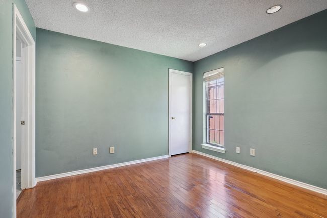 710 Cimarron Trl, House other with 3 bedrooms, 2 bathrooms and null parking in Irving TX | Image 17