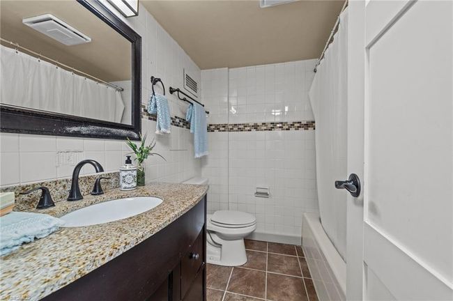 UNIT-906 - 1101 N Elm St, House other with 2 bedrooms, 2 bathrooms and null parking in Greensboro NC | Image 18