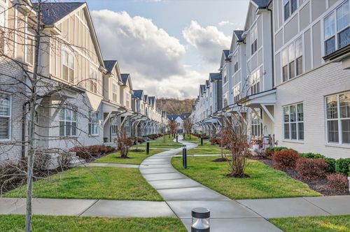 7004 Westside Cir, Nashville, TN, 37205-2676 | Card Image