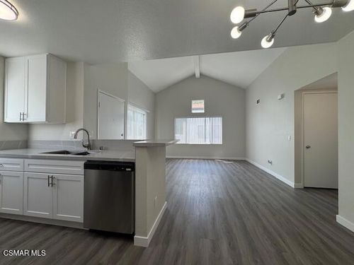 unit-205-24479 Valle Del Oro, Newhall, CA, 91321-4431 | Card Image
