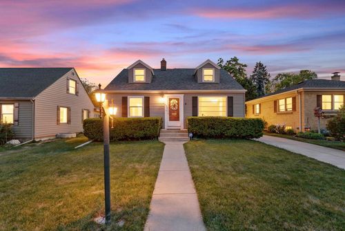 531 Oak Street, SOUTH MILWAUKEE, WI, 53172 | Card Image