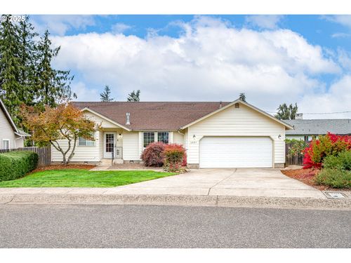 1205 S 13th St, Cottage Grove, OR, 97424-2776 | Card Image