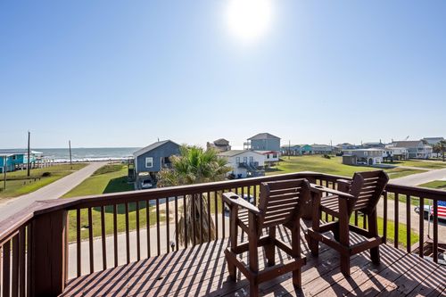 702 Seashell Dr, Surfside Beach, TX, 77541-9367 | Card Image