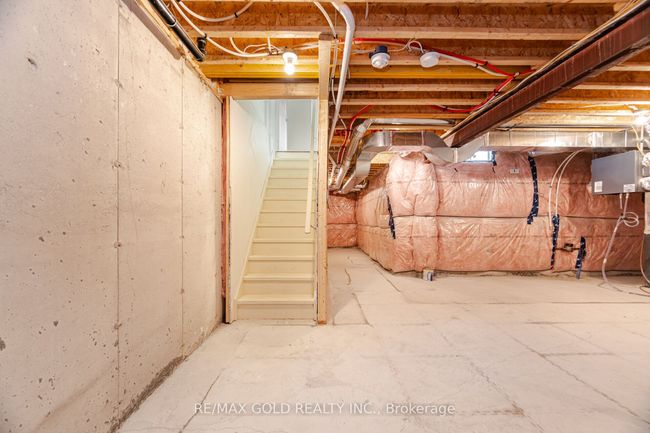 50 Block Rd, House attached with 4 bedrooms, 3 bathrooms and 1 parking in Brampton ON | Image 33