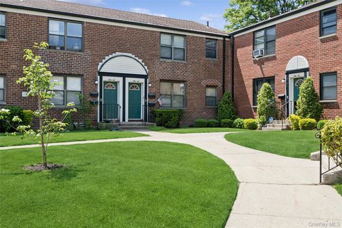 1-196-30 67th Ave, Fresh Meadows, NY, 11365-3943 | Card Image