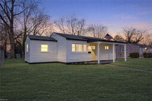 322 Avondale Rd, Portsmouth, VA, 23701-4208 | Card Image