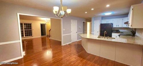 5009 Cronin Dr, Louisville, KY, 40245-6461 | Card Image