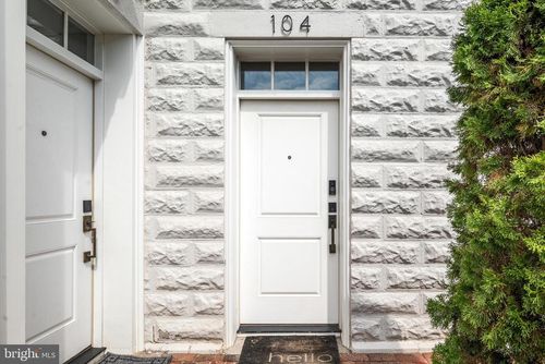 apt-104-411 N Loudoun St, Winchester, VA, 22601-3999 | Card Image