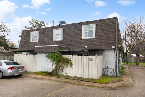 2201 Mission Hill Cir, Austin, TX, 78741-7176 | Card Image