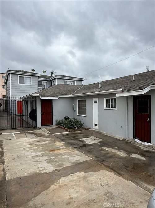 1730 Obispo Ave, Long Beach, CA, 90804-1733 | Card Image